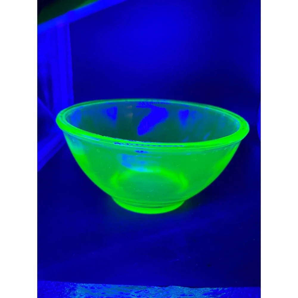 Vintage Hazel-Atlas Green Uranium Glass Mixing Bowl Ribbed Depression Glass 8.5